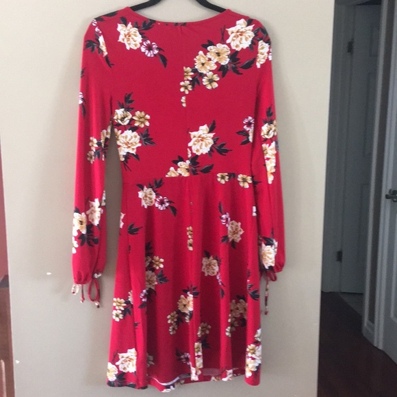 Dress - Picture 3 of 3